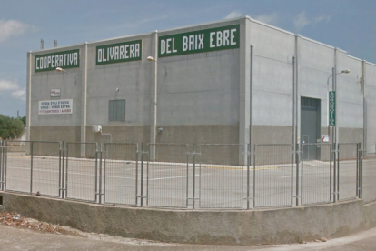 Imatge de la Cooperativa Olivarera del Baix Ebre a Camarles.