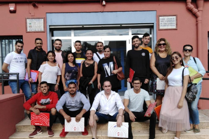 Alumnos y profesores del nuevo curso académico de catalán del Centre de Normalització Lingüística.