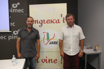 Sisco Esquerda, jefe sectorial de la fruta seca de JARC (izquierda), y Xavier Vela, presidente de JARC (derecha).