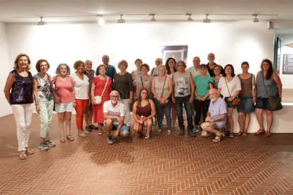 Imagen de los participantes al curso con el fotógrafo Ramon Giner.