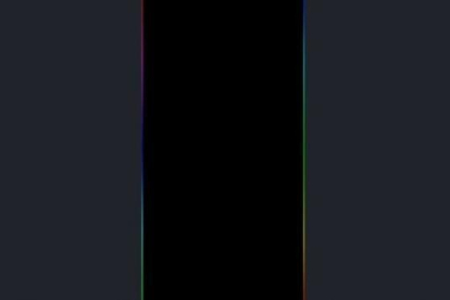 El fons de pantalla que està provocant problemes té franges de colors als marges.