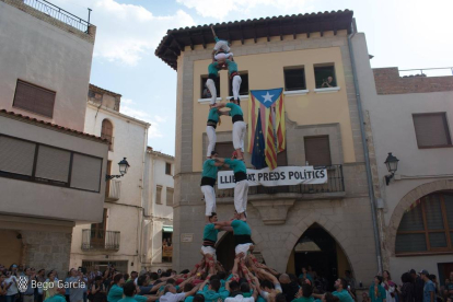 Una foto d'arxiu d'una actuació dels Castellers de Sant Pere i Sant Pau a La Fatarella.