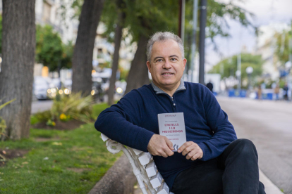 Jordi Bertran, gestor cultural y profesor de la URV, el pasado jueves en la Rambla Nueva de Tarragona.