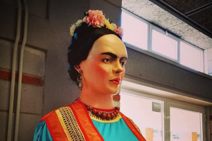 La giganta Frida se expondrá en varios centros cívicos de Tarragona.