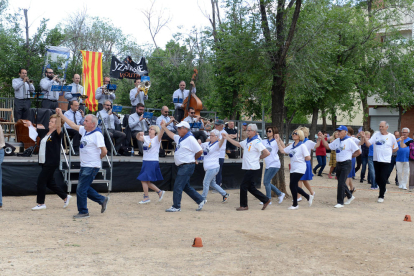 Imatge d'un instant de l'XI Aplec de Sardanes Vila el Morell, celebrat ahir diumenge.