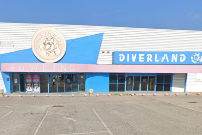 Imagen de la fachada de la bolera Bowling Diverland.