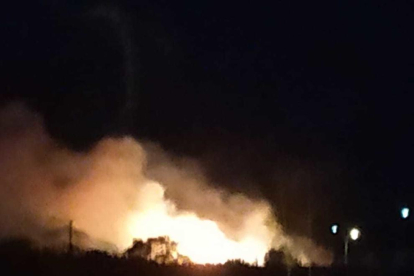 Imatge de l'incendi a la riera de Maspujols.