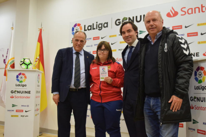 Javier Tebas, president de LaLiga, i Raúl Martín Presa, president del Rayo Vallecano, van donar la benvinguda als capitans dels equips.