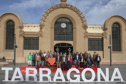 Foto de família de la llista del PSC a Tarragona.