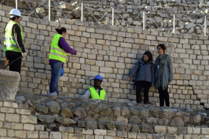 Els experts de la UNESCO durant la seva visita a Tarragona per valorar l'estat de l'Amfiteatre.