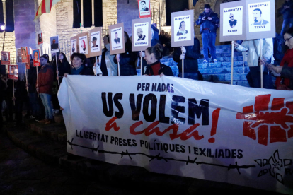 Pla general amb els convocants reclamant la llibertat dels CDR a plaça del Rei el 21/12/2019.