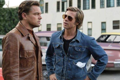 Brad Pitt y Leonardo DiCaprio en una de las escenas de 'Érase una vez en... Hollywood' de Quentin Tarantino.