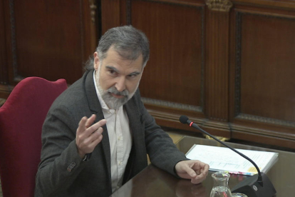 El president d'Òmnium Cultural, Jordi Cuixart, durant la seva declaració al judici de l'1-O.