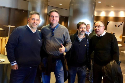 Joan Anton Ramírez, el primero a la izquierda, volverá a ser el cabeza de lista por Vila-seca.