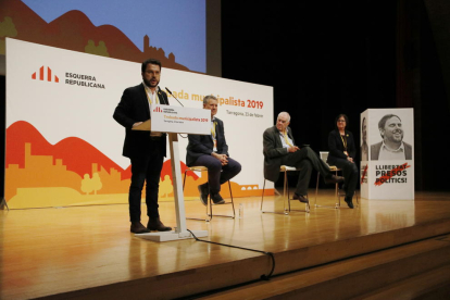 El vicepresident del Govern i adjunt a la presidència d'ERC, Pere Aragonès, l'alcaldable per Tarragona, Pau Ricomà, l'alcadable de Barcelona, Ernest Maragall, i l'alcaldessa de Cambrils, Camí Mendoza.