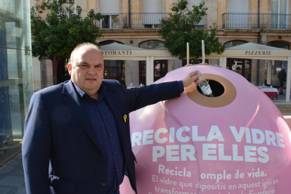 En Tarragona se instalarán durante unas semanas cuatro contenedores de color rosa.