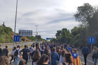 Els manifestants tallen l'A-7 a Tarragona.