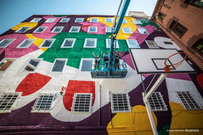 El mural fa més de 400 metres quadrats i gira a l'entorn de l'empoderament femení.