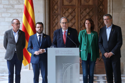 Compareixença del president de la Generalitat, Quim Torra, amb el vicepresident, Pere Aragonès, i els alcaldes de Girona, Lleida i Tarragona a Palau.