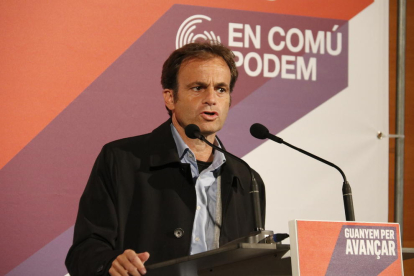 El candidato de los comunes, Jaume Asens, durante el acto de campaña en Tarragona.