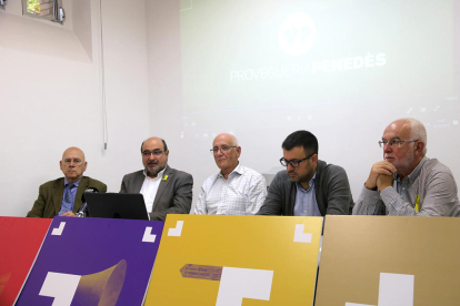 Los representantes de la entidad Provegueria Penedès, durante la rueda de prensa en Vilafranca del Penedès, donde han presentado el congreso que preparan para el mes de febrero.