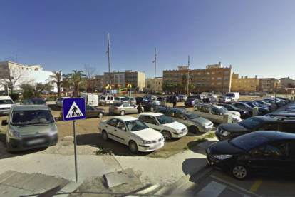 El vehicle estava estacionat a la plaça Lluís Companys del municipi.