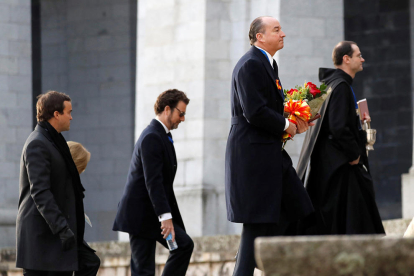 El prior i familiars de Franco entren a la basílica del Valle de los Caídos.