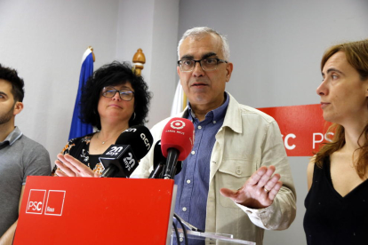 Plan|Plano medio del cabeza de lista del PSC de Reus, Andreu Martín, en rueda de prensa el 14 de junio del 2019