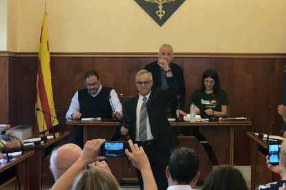 El alcalde de la Selva, Jordi Vinyals, celebrando la investidura.