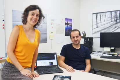 Marta Sala i Roger Guimer, membres de l'equip investigador que va participar en el projecte.