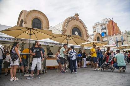 El hecho de que la Feria del Vino estuviera en Corsini ayudó a una mayor presencia de paradas de comida.