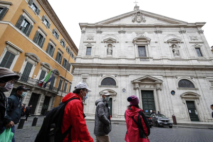 El tancament de l'Església de San Luigi dei Francesi les una de les mesures que s'han pres a Roma per evitar el contagi de coronavirus.
