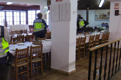 Imagen del operativo policial en el restaurante