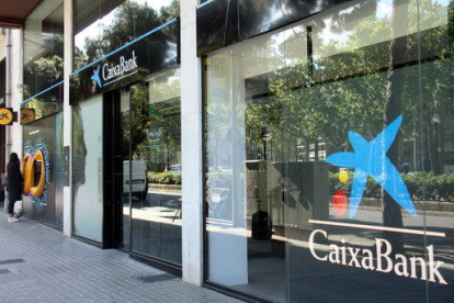Imagen de archivo de las oficinas de Caixabank