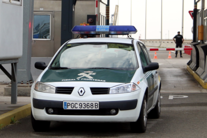 La Guardia Civil ha detenido a dos personas por no confinarse.