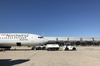 La companyia aèria Nordwind Airlines opera la ruta que connecta l'Aeroport de Reus amb Moscou-Sheremetyevo.