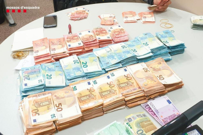 Los billetes sumaban más de 115.000 euros de curso legal.