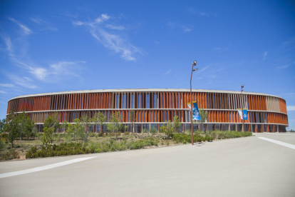 Imatge de la façana del Palau d'Esports.