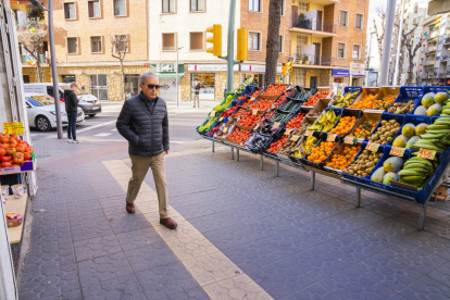 Els punts de venda de fruites i verdures situats al carrer no es podran posar els mesos d'estiu.