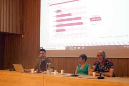 Cristian Carrer, Francisca Cifuentes y Eugeni Rodríguez, durante la presentación de los datos del OCH.