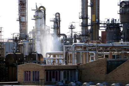 La planta de IQOXE en la Canonja, después del trasvase de los residuos de óxido de propileno del tanque afectado.