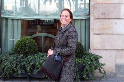 Teresa Cardona, la professora de l'escola Canigó de Barcelona, morta en accident de trànsit a Costa d'Ivori.