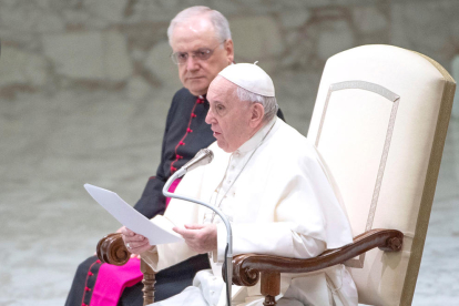 El papa durant una audiència pública al Vaticà.