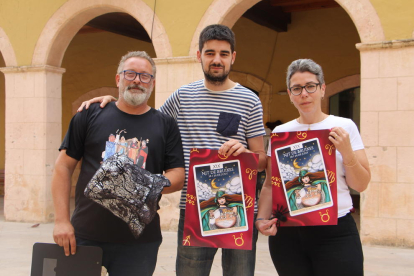 Jordi Molinera, la regidora de Turisme d'Altafulla, Natalia Sanz, i el coordinador de la Nit de Bruixes 2019, Diego Spano.