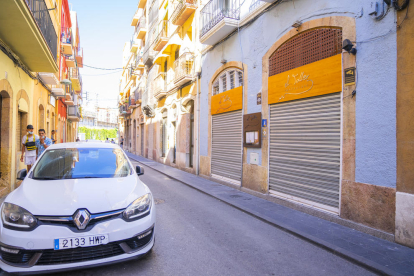 La calle Sant Pere puede albergar las terrazas de cuatro restaurantes este verano.