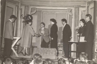 Teatro en la Sala Parroquial a finales de los años 50.