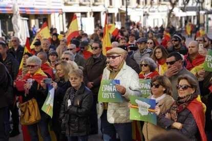 Algunos de los manifestantes llevaban carteles donde se podía leer 'España existe'
