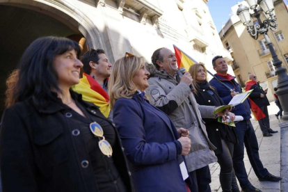 Luis Gesoto leyendo el manifiesto este mediodía en Tarragona