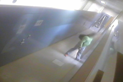 El detenido en una captura de vídeo de una cámara de seguridad.