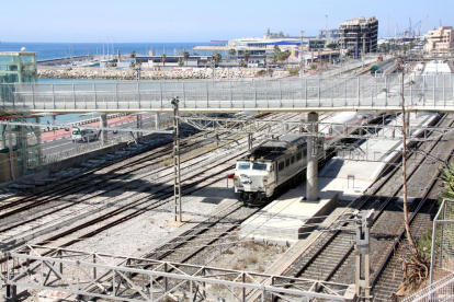 Imatge d'arxiu del corredor ferroviari a Tarragona.